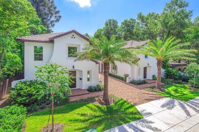 Building Photo - Santa Barbara-style Duplex