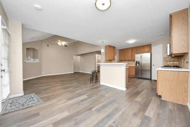 Building Photo - 1802 Whispering Forest Dr