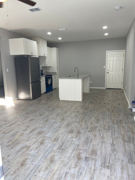 Building Photo - 1406 W Heritage Dr