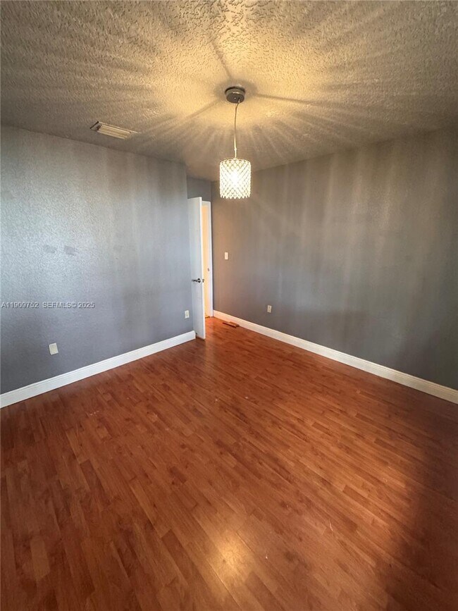 Building Photo - 17910 SW 137th Ct