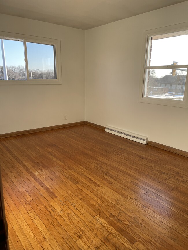 Bedroom - 4408 N 92nd St