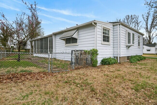 Building Photo - 10201 Surf Dr