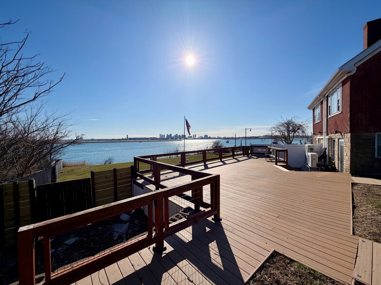 Building Photo - 36 Annavoy St