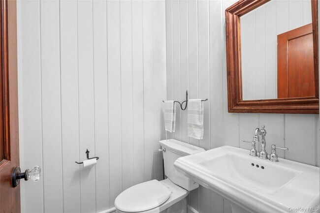 Building Photo - 6 Summit Ave