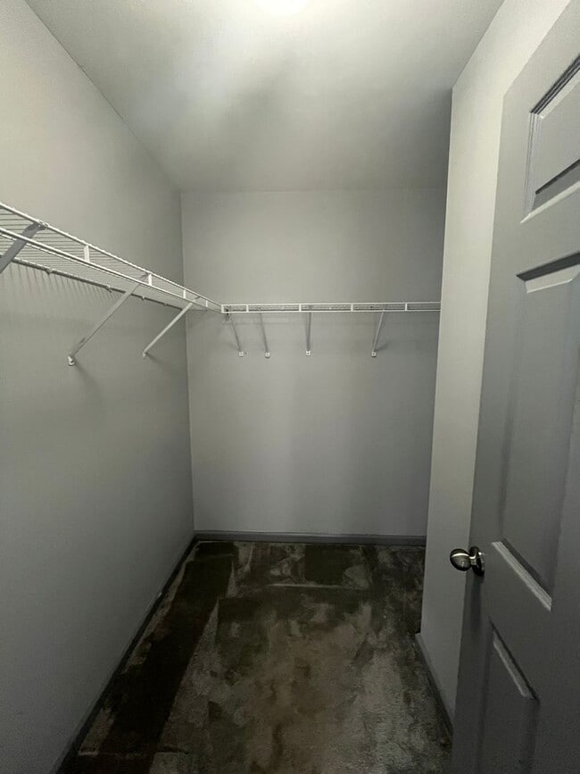 Building Photo - Beautiful 4 Bedroom in Dorchester II School District