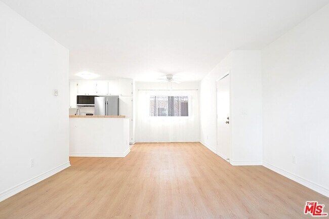 Building Photo - 9005 Cynthia St