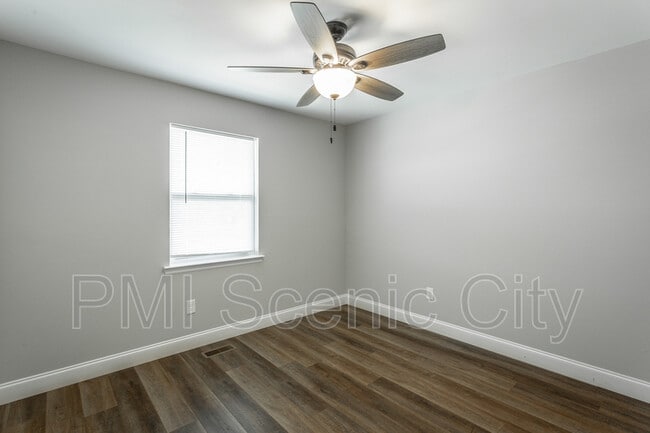 Building Photo - 8128 Fallen Maple Dr