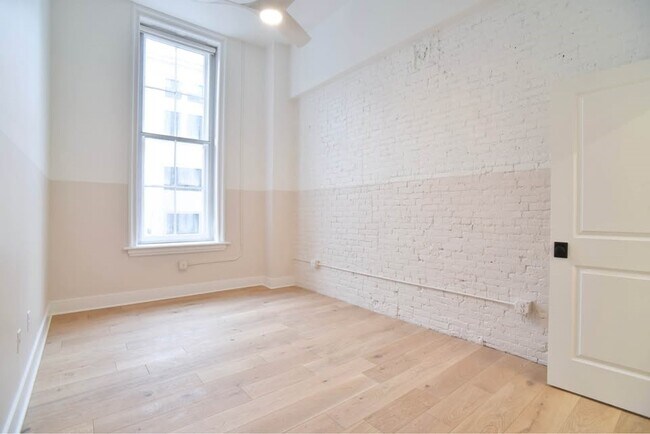 Building Photo - 30 W Broad St