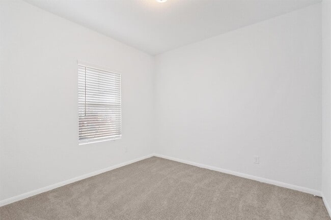 Building Photo - 249 Crystal Brook Dr