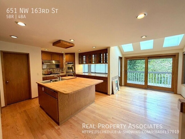 Building Photo - 651 NW 163rd St