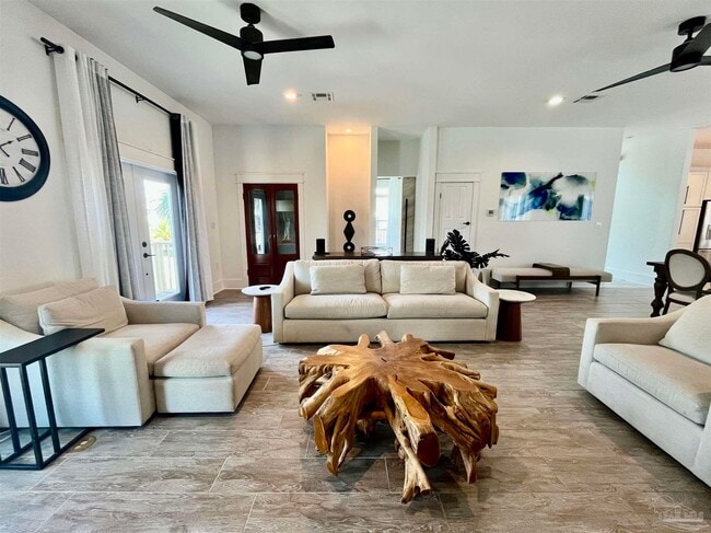 Building Photo - 20 Seashore Dr