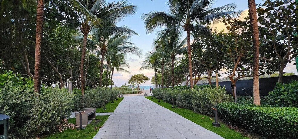 Building Photo - 8966 Collins Ave