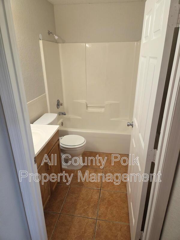 Building Photo - 1212 Fairway Dr