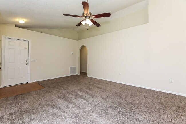 Building Photo - 12744 Ashbrook Cir W