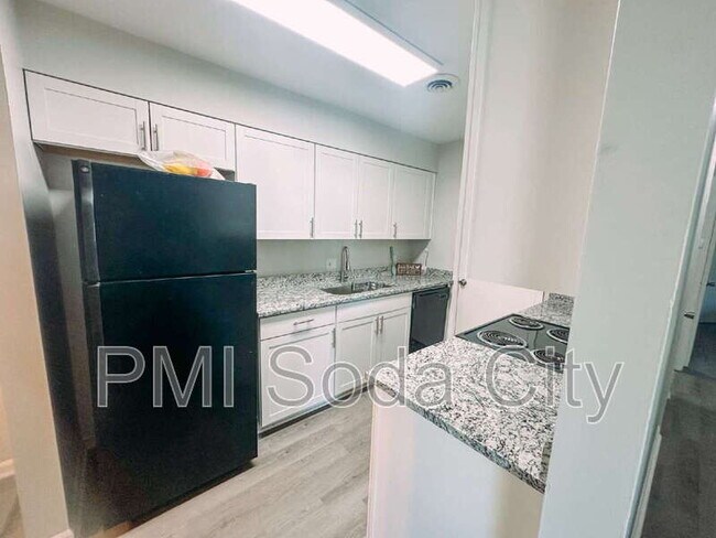 Building Photo - 105 Thornwell Ct