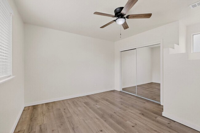 Building Photo - 1846 Henry Cir SW