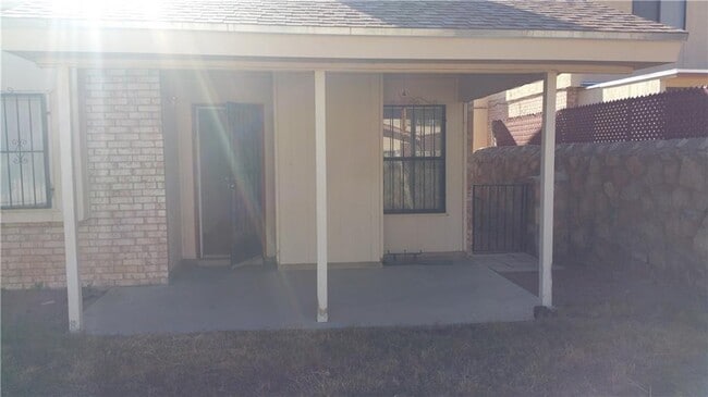 Building Photo - 4625 Loma De Cobre Dr