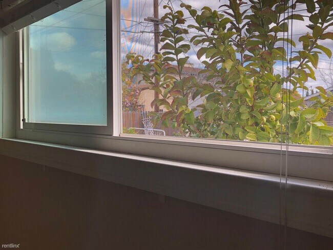 Building Photo - 5058 Garden Way