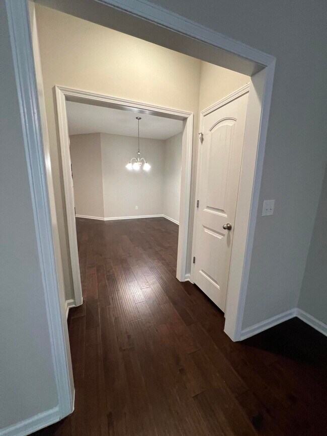 Building Photo - 3177 Mayflower Ln