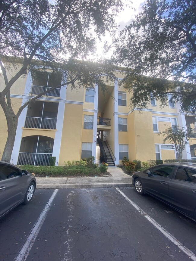 Building Photo - Gated 2 bedroom, 2 bath, Maitland Condo wi...