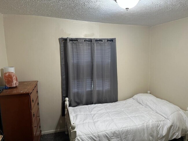 2nd Bedroom, twin bed - 1724 Center Ave NE