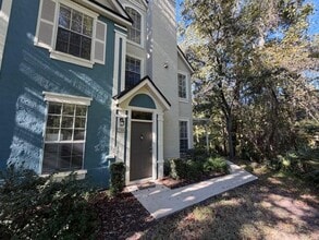 Building Photo - 13703 Richmond Park Dr N