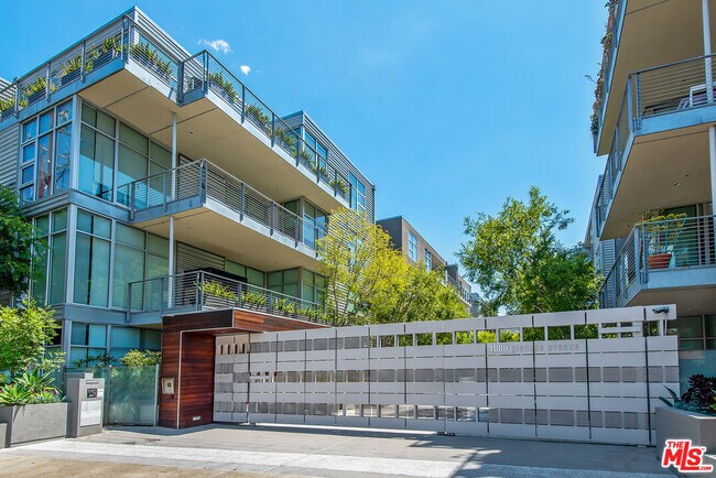 Building Photo - 4080 Glencoe Ave