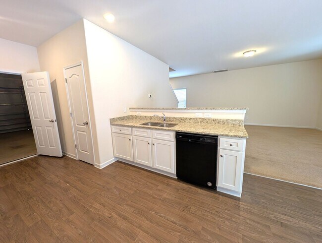 Building Photo - Pristine, 2 Story Home located in the Reserve at Canyon Hills Subdivision!