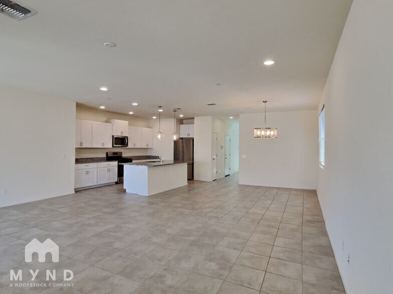 Building Photo - 13057 N Loralei Dr