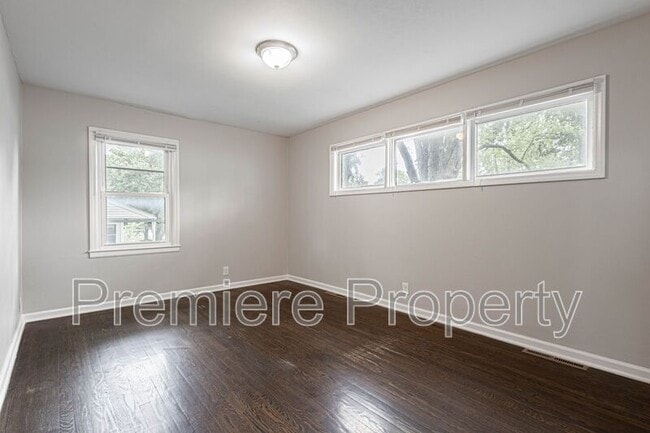 Building Photo - 10512 E 60th Terrace