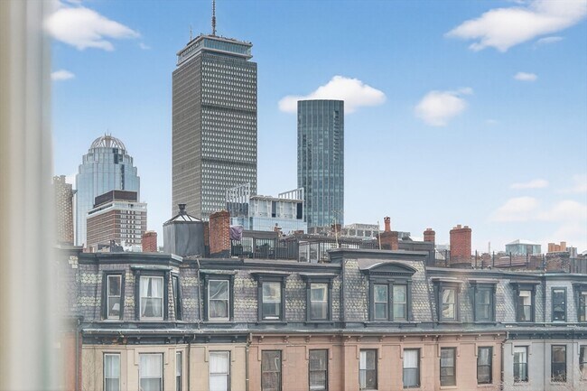 Building Photo - 290 Beacon St