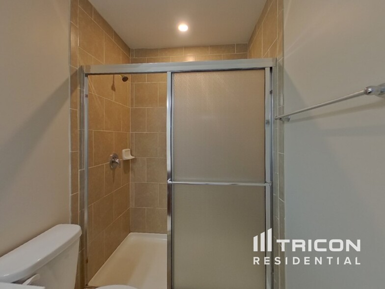 Building Photo - 280 Paulownia Cir