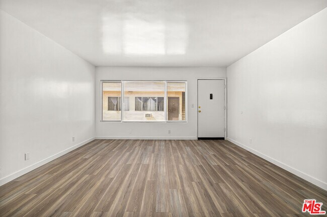 Building Photo - 1451 S Norton Ave
