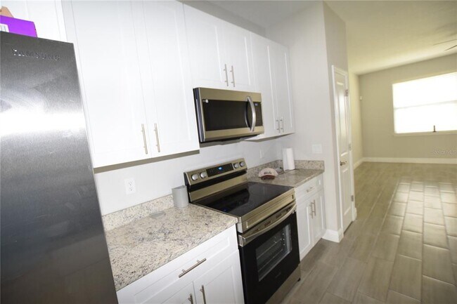 Building Photo - 642 Desmoines Ct