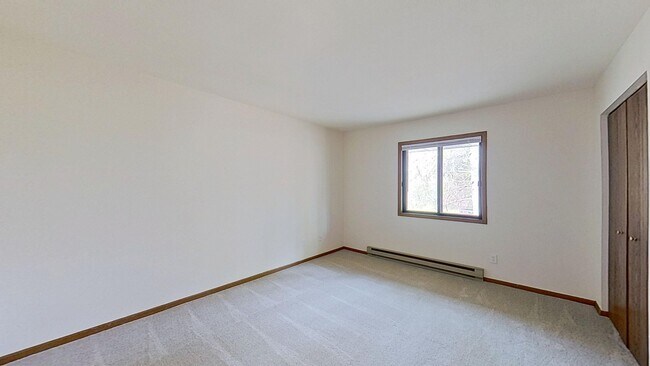 Building Photo - RENOVATED Lower 1 Bedroom 1 Bathroom Apartment Available