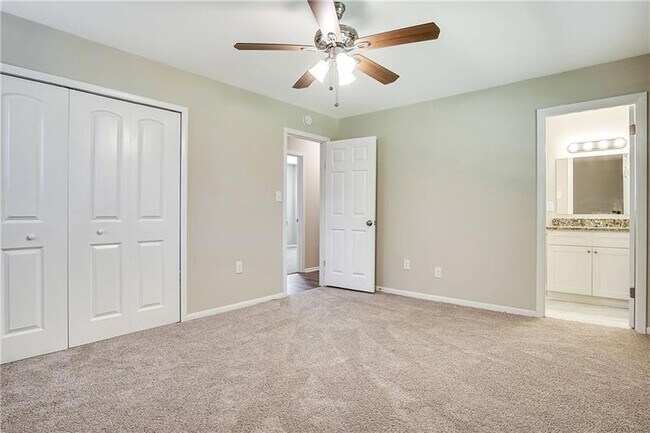 Building Photo - 4427 Sun Valley Blvd