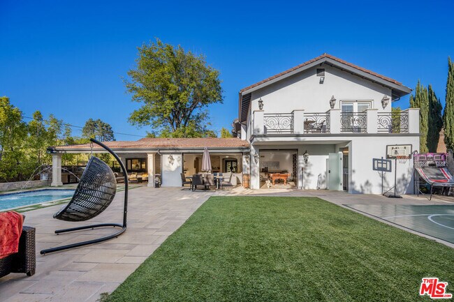 Building Photo - 3677 Eddingham Ave