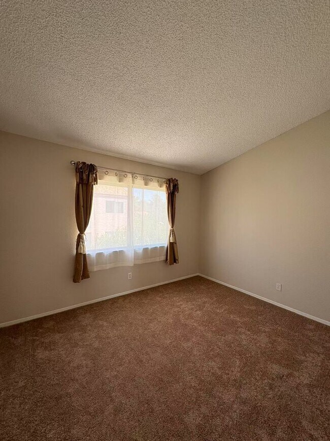 Building Photo - 9828 Dardanelle Ct