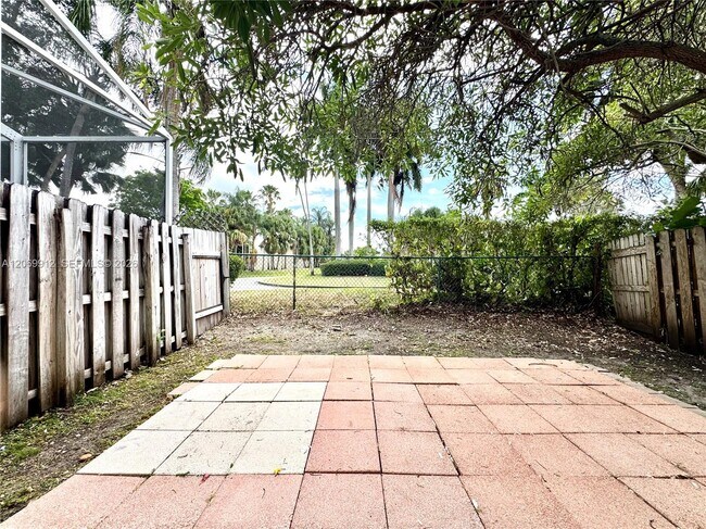 Building Photo - 14333 SW 125th Ct
