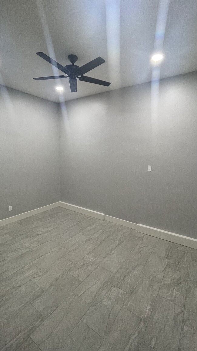 Building Photo - 1317 Marline Ave