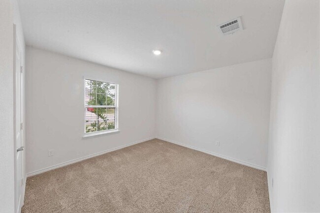 Building Photo - 503 Willow View Way