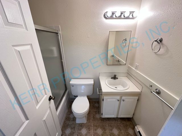 Building Photo - 1515 NE Hale Pl
