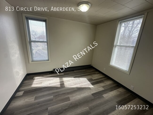 Building Photo - 405 S 8th St