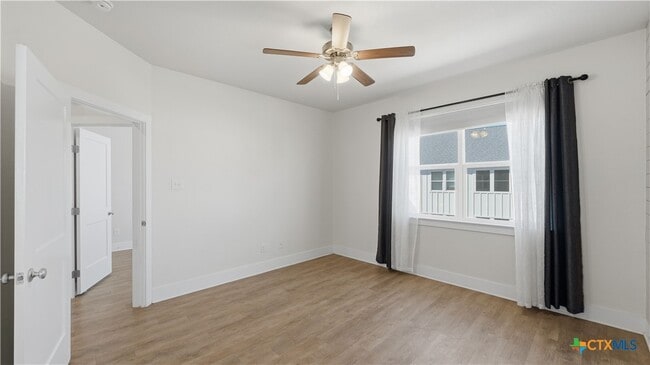 Building Photo - 223 Sapphire Dr