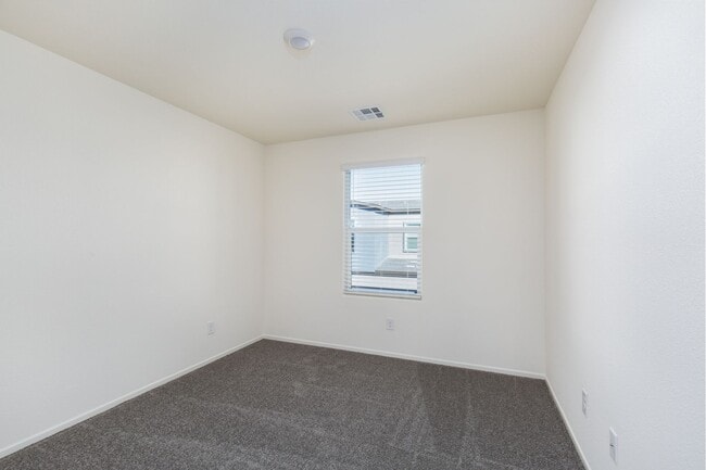 Building Photo - Stunning New-Build Townhouse in Growing 89139 Neighborhood