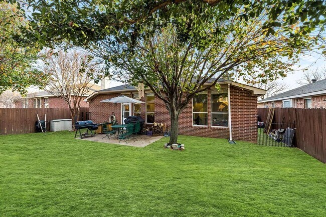 Building Photo - 1055 Port Sullivan Dr