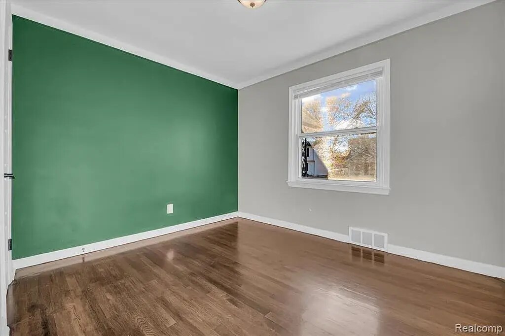 Building Photo - 266 Massoit St