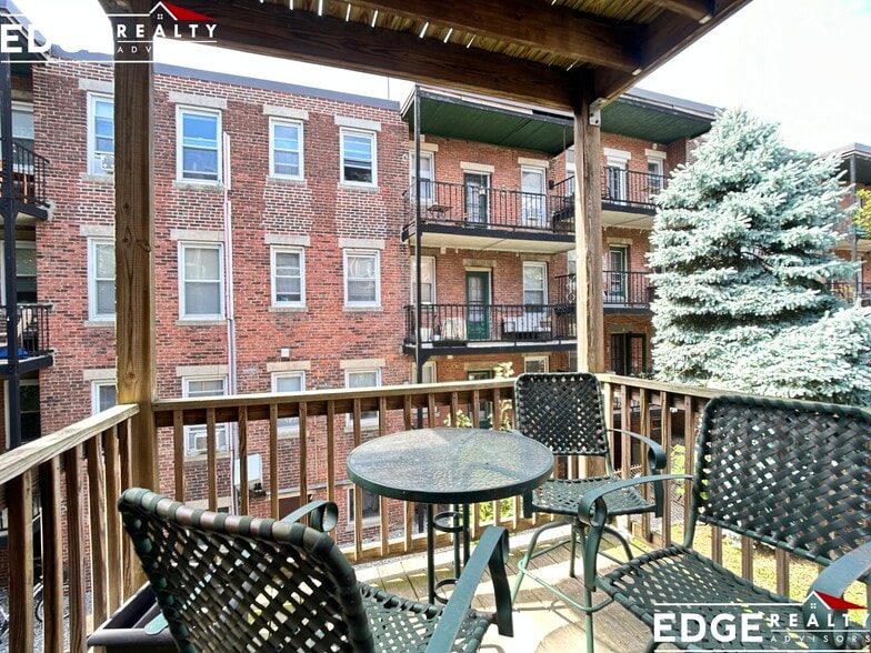 Building Photo - 26 Park Vale Ave