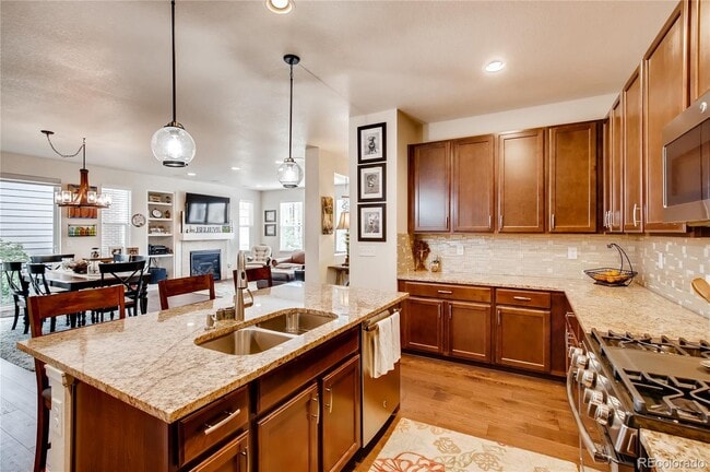 Building Photo - 511 E Hinsdale Ave