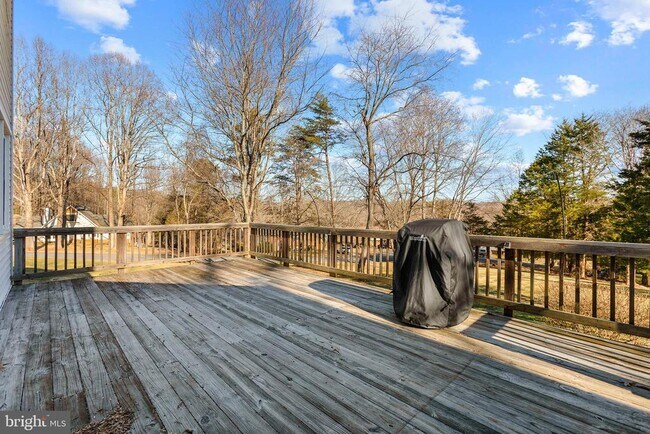 Building Photo - 7329 Fleetwood Ct
